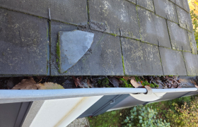 Nettoyage de gouttière de zinguerie et de PVC, chantier réalisé à Gourin